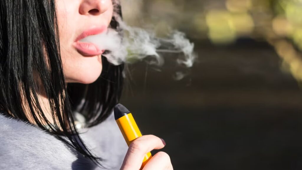 Potential Health Risks Associated With Geek Bar 2500