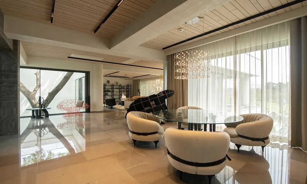 Trends Shaping the Future of Luxury Seating in Contemporary Interiors