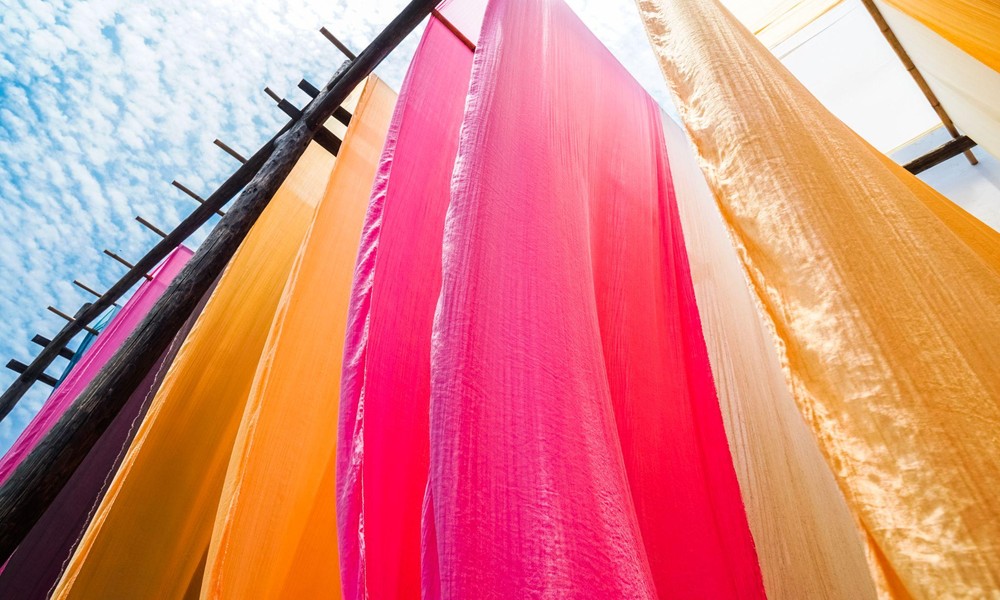 Why Comparing Fabric Quality Matters When Browsing Sexy Costumes to Rent