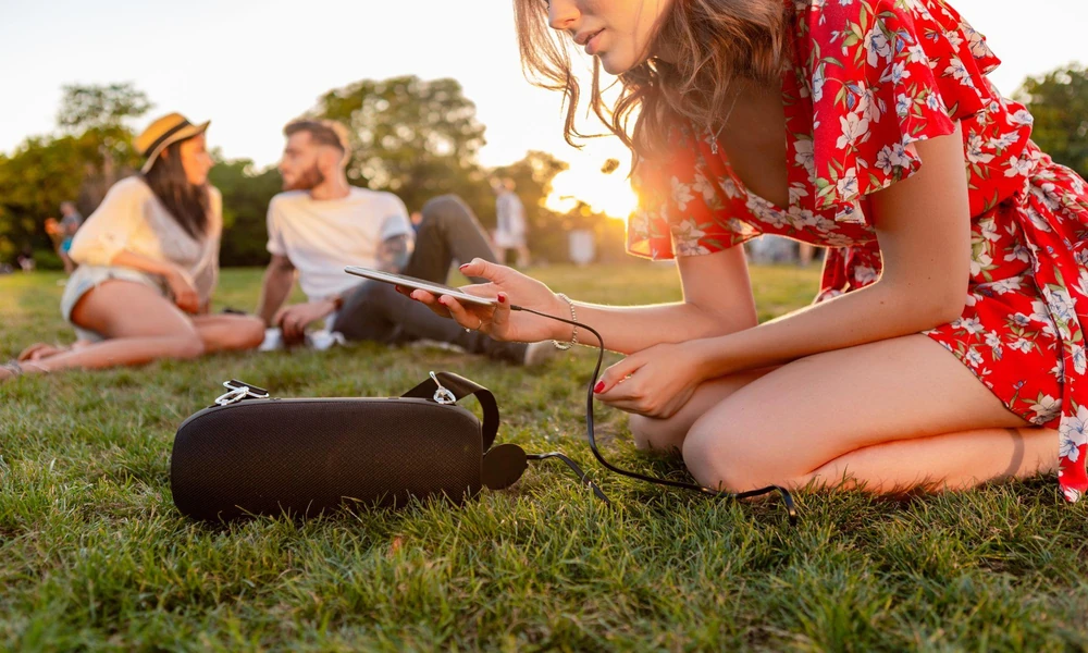8 Outdoor Listening Situations to Consider Before Choosing a Portable Bluetooth Speaker
